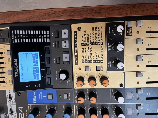 Tascam - MODEL 24 6